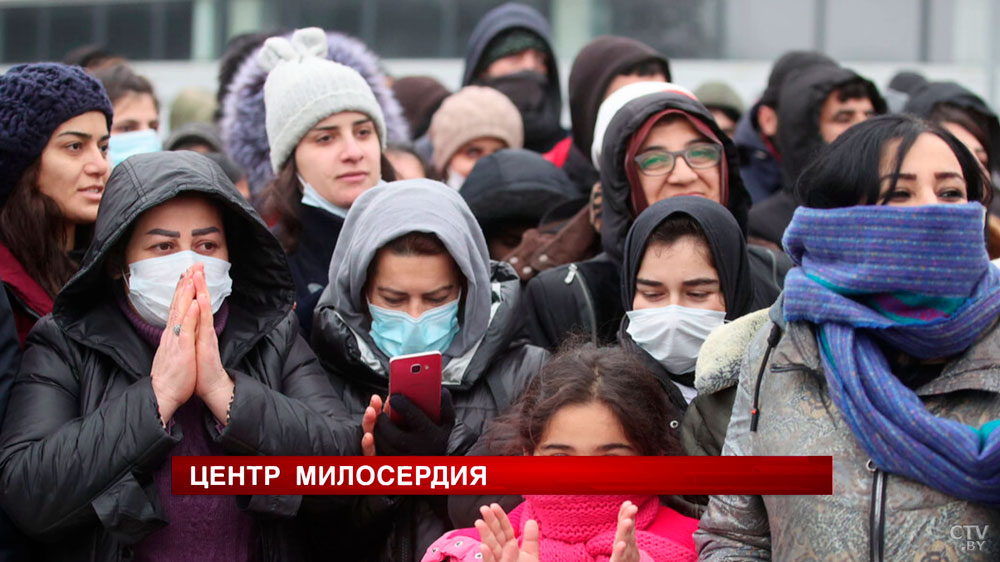 «Вам надоело это всё, но представьте, мне ещё больше». Подробности поездки Лукашенко в лагерь к беженцам-22