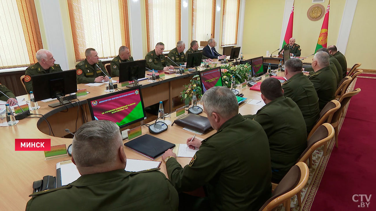 «Мы поняли, какая должна быть у нас армия». Подробности визита Лукашенко в военное ведомство-4 «Мы поняли, какая должна быть у нас армия». Подробности визита Лукашенко в военное ведомство-4