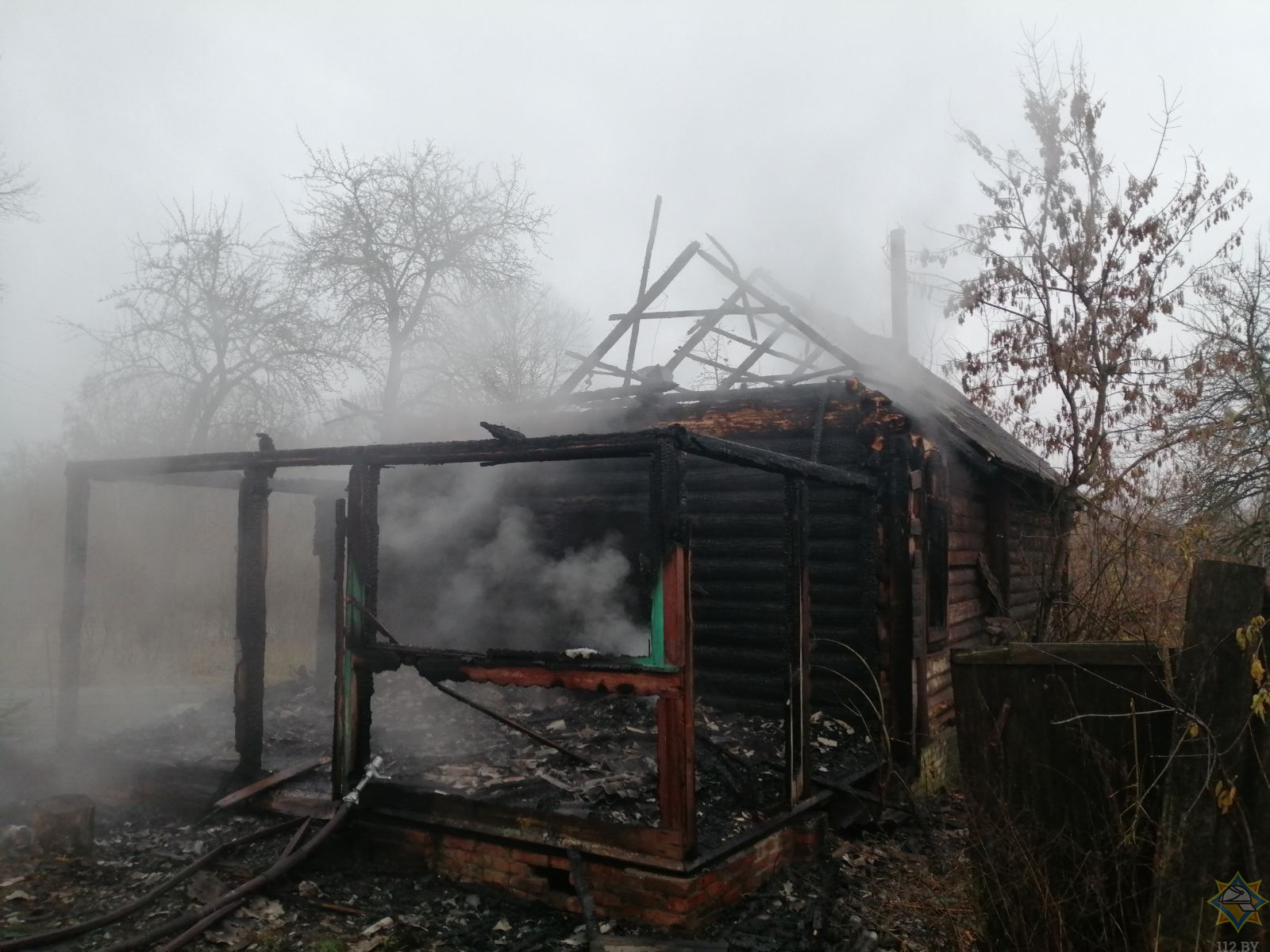 В Климовичском районе подросток спас мужчину, который спал в горевшем доме-1