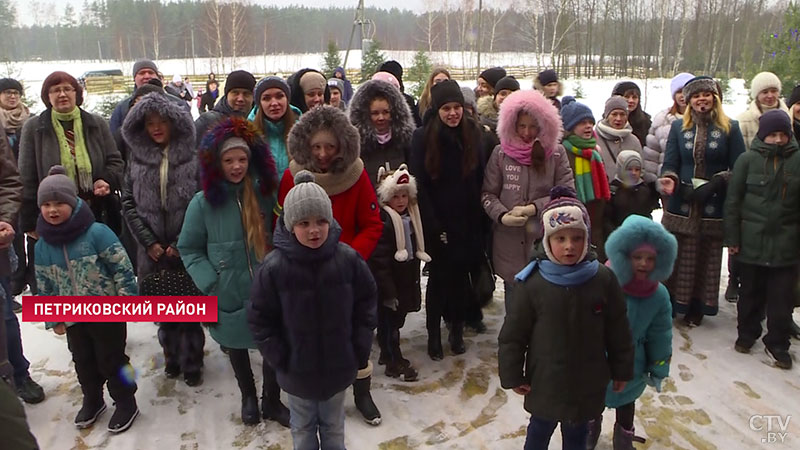 Поляна желаний, новогодний хоровод и обед у костра. Подворье Деда Мороза появилось в Национальном парке «Припятский»-15