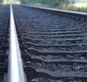 Гродненец при попытке прокатиться на грузовом поезде упал под него. Мужчина в реанимации