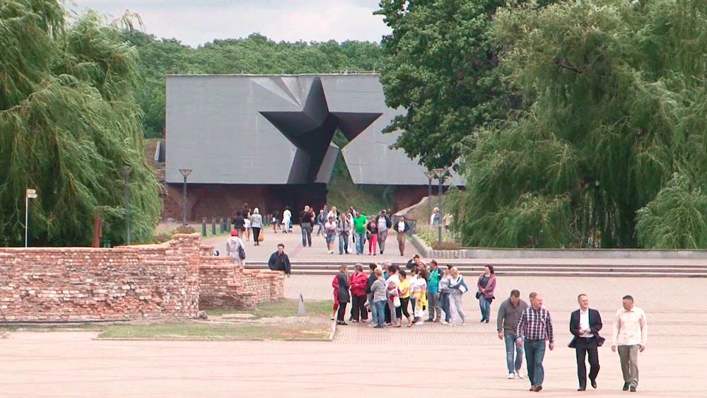 Желающих тысячи, но поедут только 100. Лучшие школьники Беларуси попадут на «Поезд Памяти»