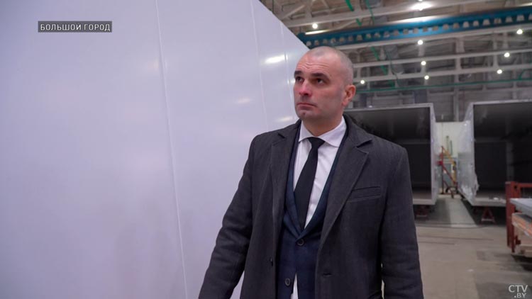 Если надо, за свой счёт выполнит просьбы бабушек установить скамейку. Поговорили с депутатом Виталием Якубовым-10 Если надо, за свой счёт выполнит просьбы бабушек установить скамейку. Поговорили с депутатом Виталием Якубовым-10