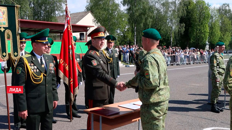 Более тысячи пограничников приняли военную присягу-10