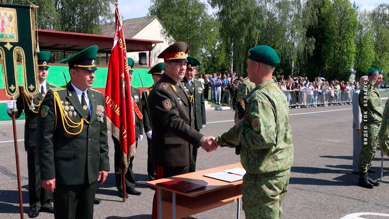 Более тысячи пограничников приняли военную присягу