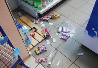 В Могилёве мужчине не хватило денег на покупку, и он разгромил магазин