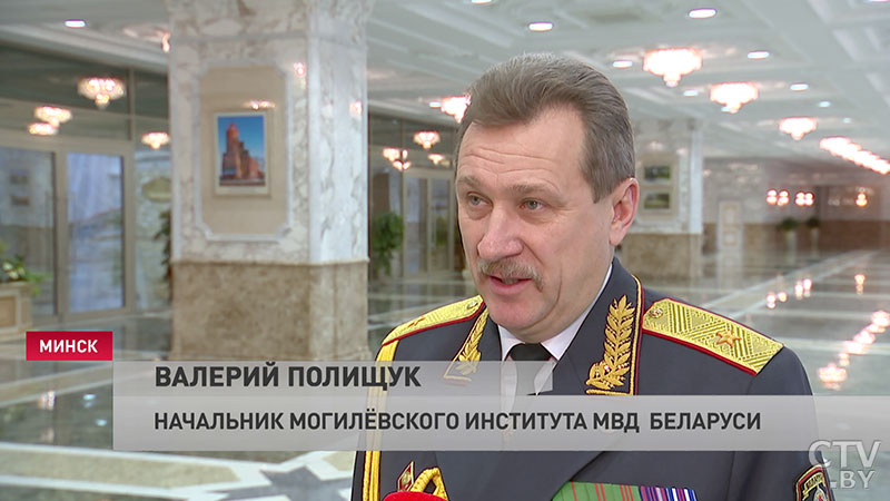 «Пример ваших заслуг должен стать ориентиром». Александр Лукашенко вручил госнаграды представителям различных сфер-24