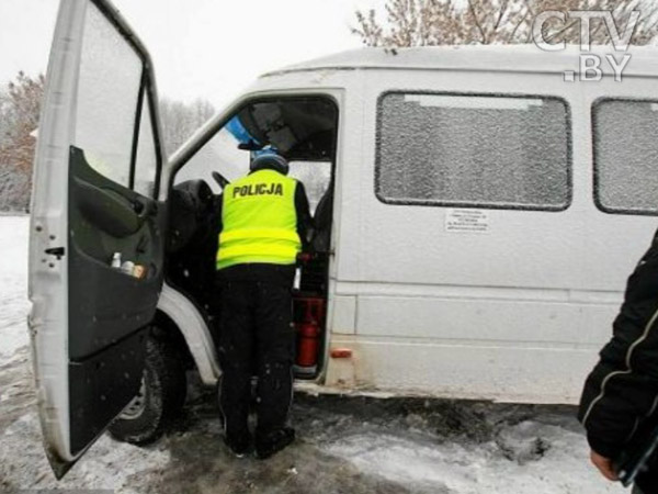 В Белостоке авария микроавтобуса с 13 белорусами привела к госпитализации