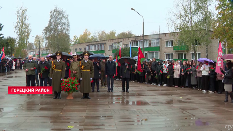 «Здесь мы породнились с ними кровью». Польская делегация приняла участие в митинге-реквиеме в Ленино-10 «Здесь мы породнились с ними кровью». Польская делегация приняла участие в митинге-реквиеме в Ленино-10