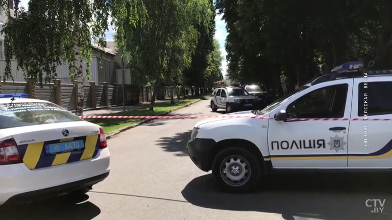 В Полтаве неизвестный захватил заложника и угрожает взрывом-4