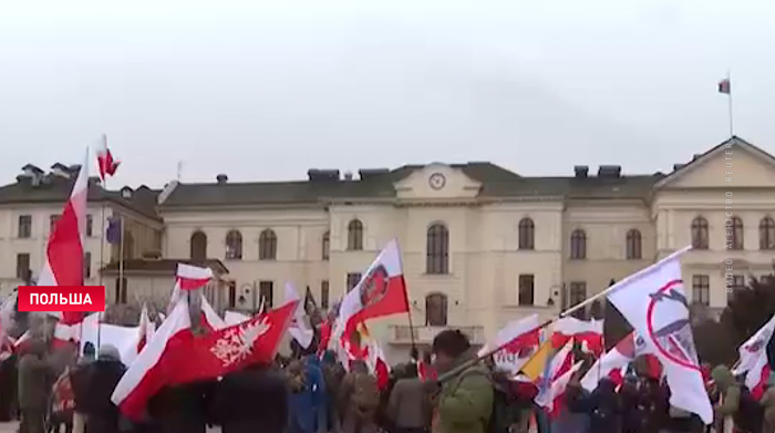 «Не хотим умирать за Бандеру!» Поляки выступили против втягивания страны в конфликт Украины-1