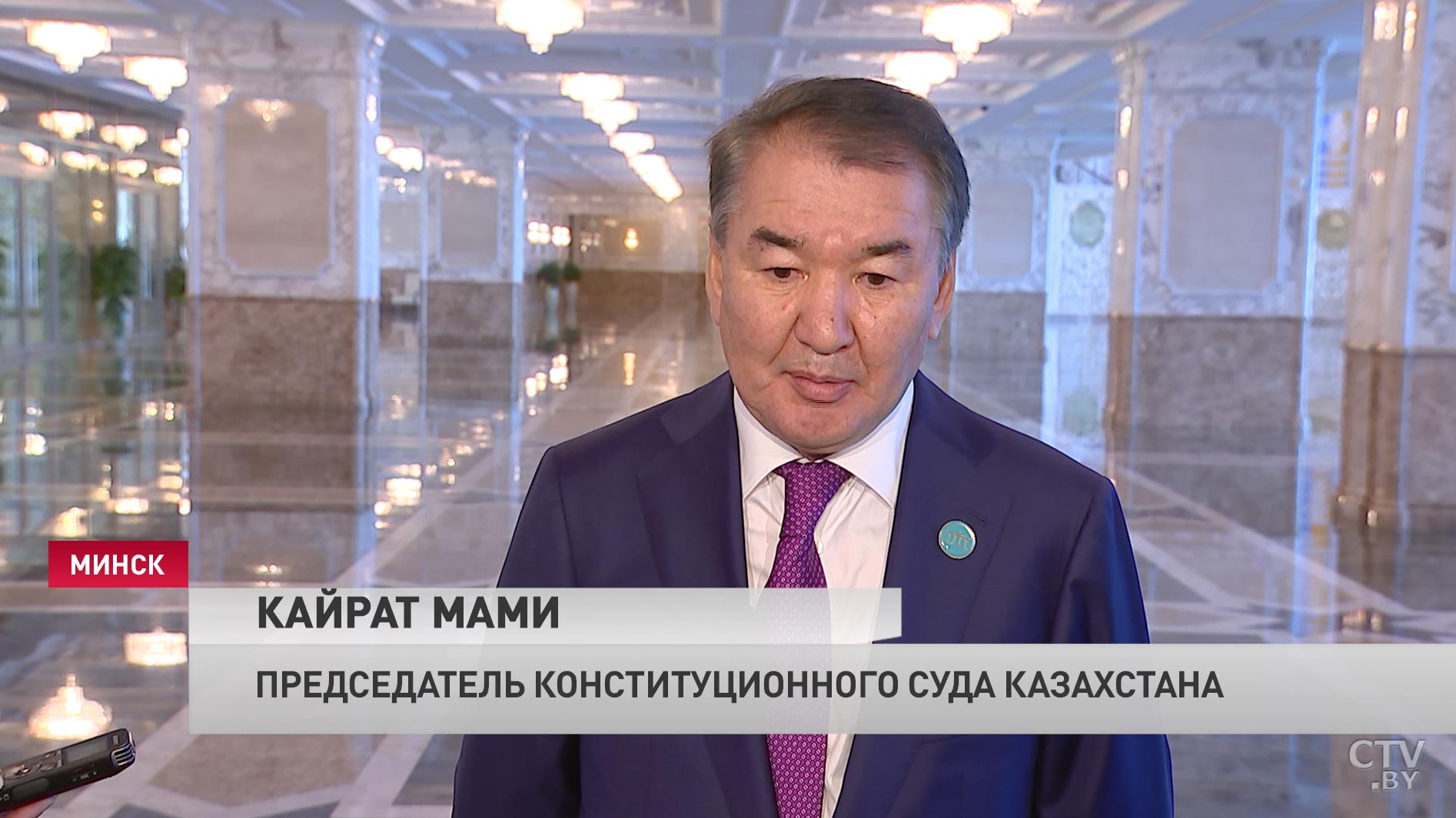 Александр Лукашенко: в ближайшее время в Беларуси появится или новая Конституция, или мы пойдём путём внесения правок-22