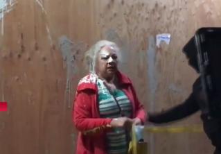 Облили краской женщину, прокалывали шины. В Портленде возобновились протесты