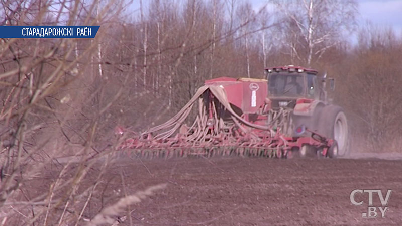 Ставка на энергонасыщенную технику: посевная кампания началась в южных районах Минской области  -14