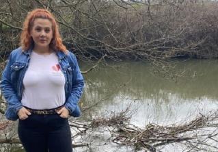 Женщина пошла на свидание с мужчиной, но больше времени провела с псом. Теперь остаётся только гордиться собой 