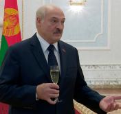 Александр Лукашенко – послам: вы увидите спокойную, мирную Беларусь. Сравните с тем, что вы читали и видели в интернете