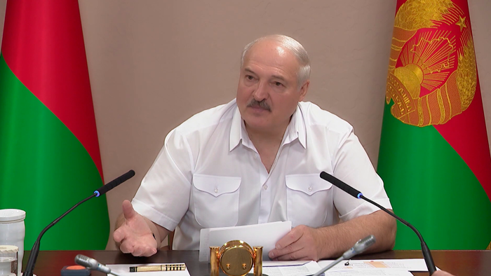 «Никуда не ходите жаловаться». Лукашенко предупредил о жесточайшей дисциплине в сельском хозяйстве