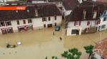 Французские Атлантические Пиренеи затопило: после схода воды город погряз в мусоре