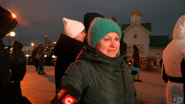 Белорусы пришли поклониться частице Пояса Пресвятой Богородицы. Почему это важно и чем недовольна оппозиция?-1