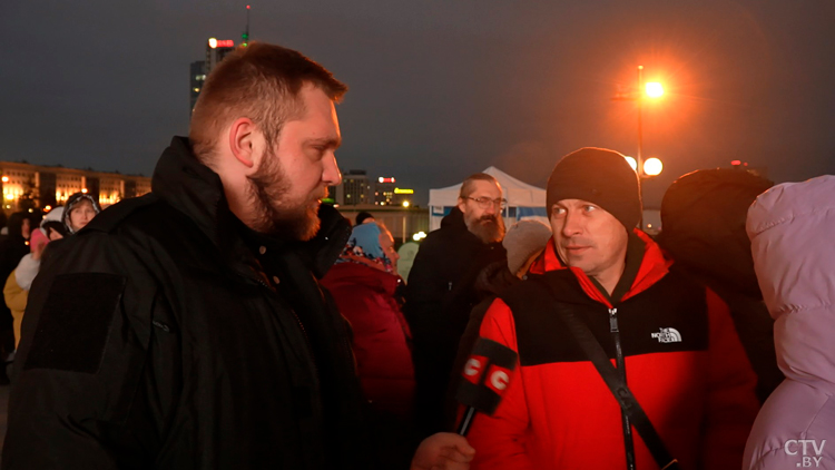 Белорусы пришли поклониться частице Пояса Пресвятой Богородицы. Почему это важно и чем недовольна оппозиция?-7