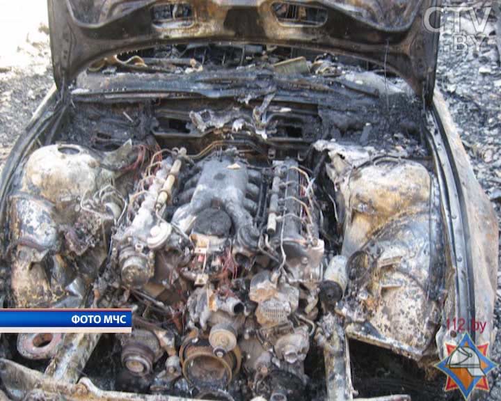 В Кричевском районе молния попала в гараж: в огне уничтожены сразу три автомобиля