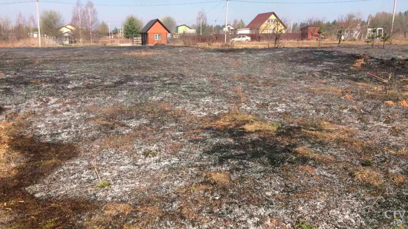 В Воложинском районе горел жилой дом. Пенсионерка госпитализирована с ожогами-1