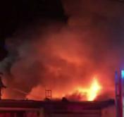 В Тбилиси горел крупный рынок: огонь тушили почти 20 пожарных бригад