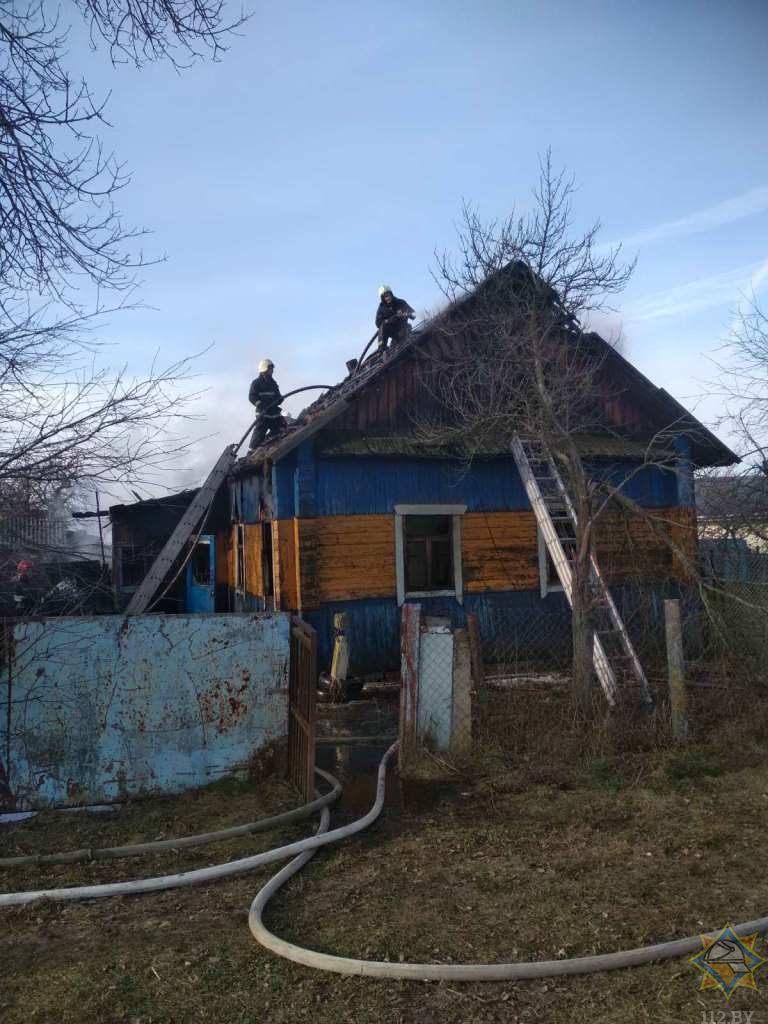 В Толочинском районе на пожаре погиб сын хозяйки дома-4