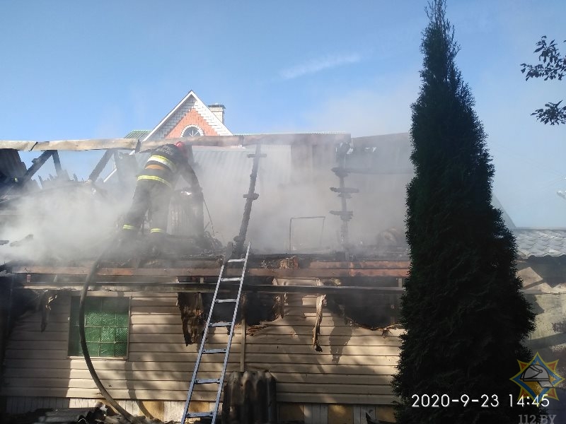 В Витебске в результате пожара в гараже сгорела машина -1