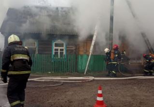 Два частных дома горели в Минске: никто не пострадал