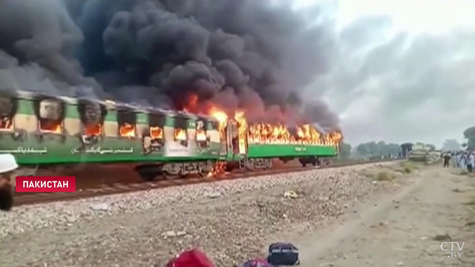 Пожар в поезде в Пакистане произошел в результате взрыва газового баллона-1