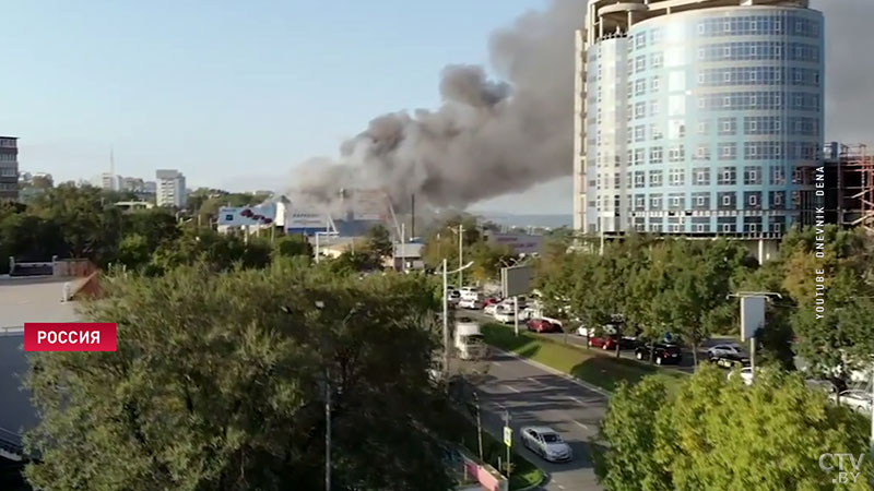 Во Владивостоке горел крупный торговый центр: названа вероятная причина пожара-6