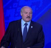 Президент Беларуси: «В гаражах делают колбасу в России, а качественный продукт наш не пускают»