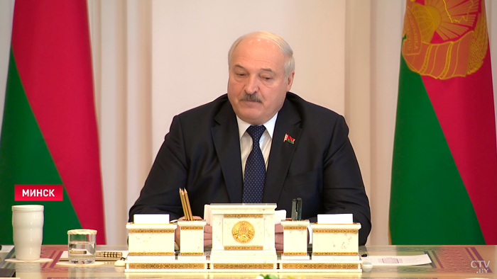 Лукашенко о ситуации на границе: России сейчас не до этого конфликта, у них хватает проблем-4