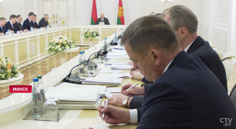 «Нет элементарного порядка». Президент требует от губернаторов чёткий план действий по проведению посевной-9