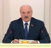 Александр Лукашенко на совещании по вопросам АПК: я просил работать не просто световой день, но и там, где это возможно – ночью
