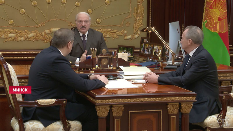 Александр Лукашенко: «Надо срочно возвращать больницы онкологическим больным»-4