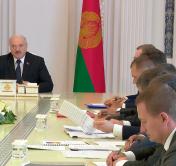 Президент Беларуси: «Это полное безобразие. Это значит, вы не готовились, губернаторы, к уборочной кампании»