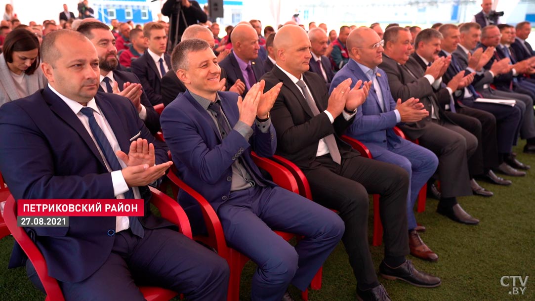 Лукашенко – шахтёрам: «Новых успехов в вашем тяжёлом, но нужном стране, да и миру, труде»-1 Лукашенко – шахтёрам: «Новых успехов в вашем тяжёлом, но нужном стране, да и миру, труде»-1