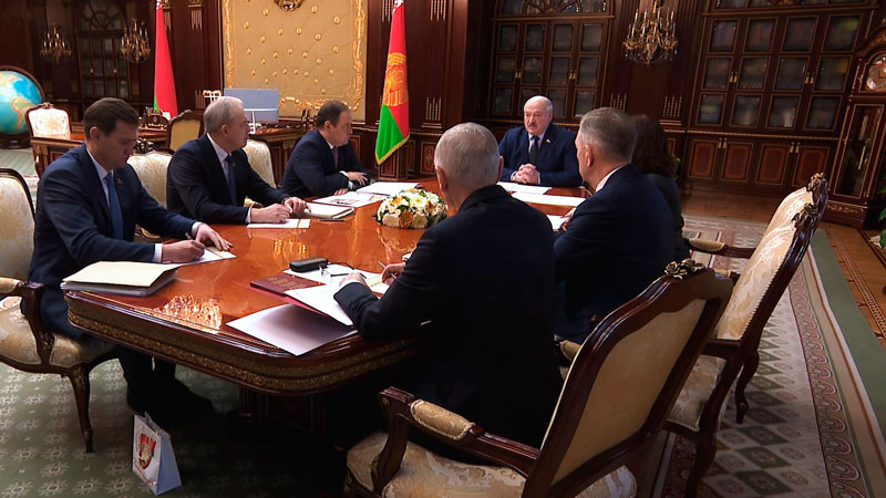 Лукашенко поздравил Путина с убедительной победой на выборах