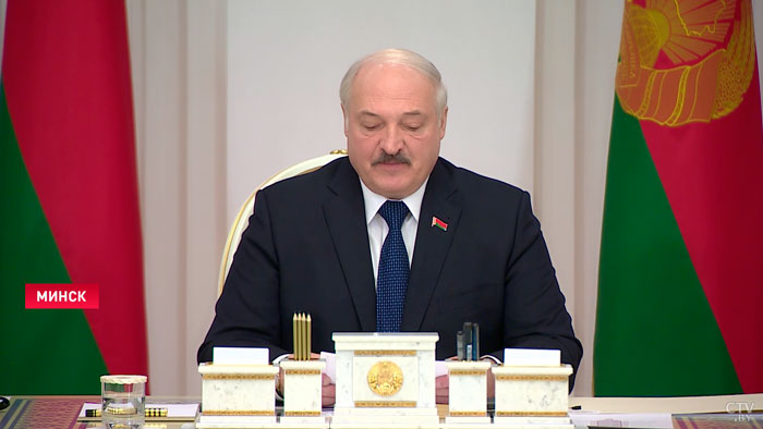 Лукашенко: «Знаю, что попытки доставки оружия в стихийный мигрантский лагерь уже были»-4