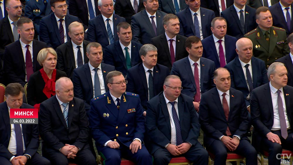 Александр Лукашенко: «Чтобы Украина даже не шевельнулась. Это им надо. Всё остальное, заявления эти – это просто болтовня»-4