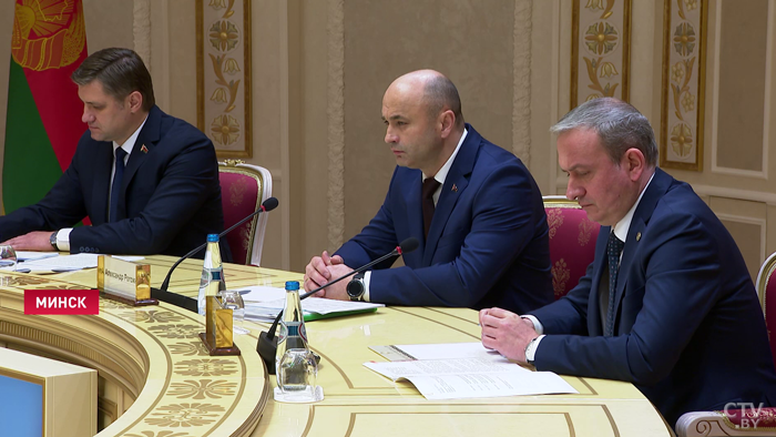 «Александр Григорьевич поставил задачу». Вот о чём договорился Лукашенко с губернатором Челябинской области-10