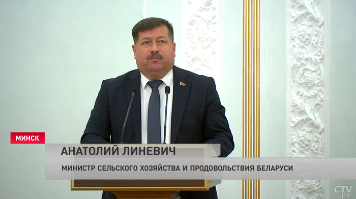 «Мы умеем это делать!» Лукашенко рассказал о технологиях в АПК на примере поля Президента-4