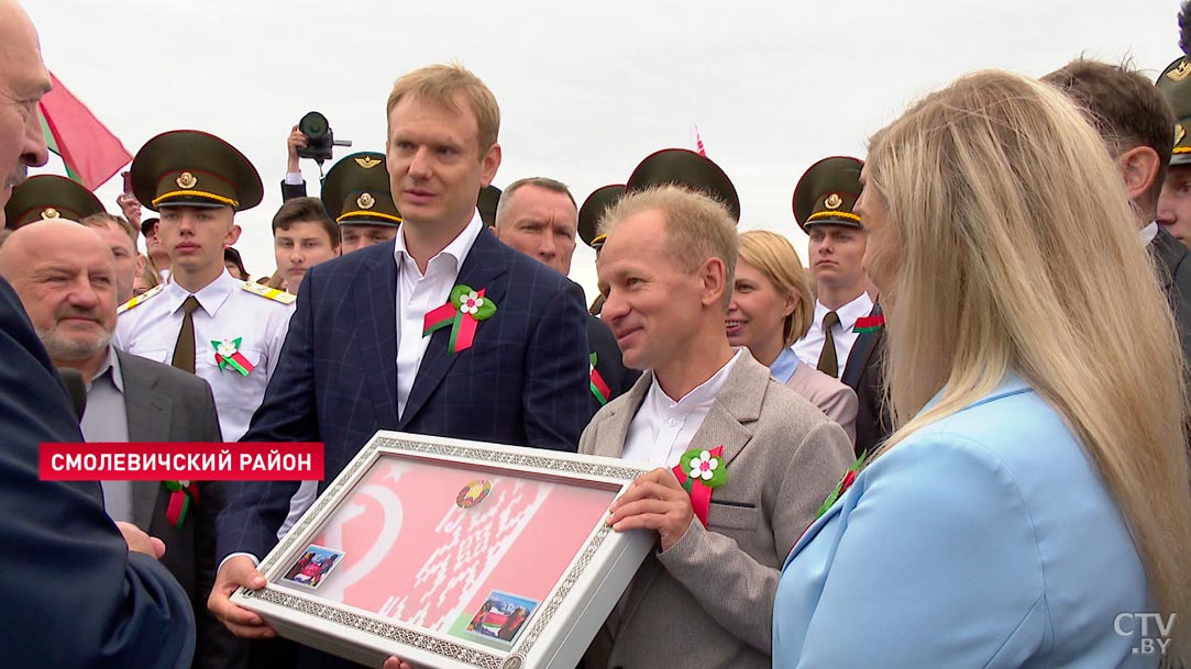 Этот подарок будет основной святыней во Дворце Независимости. Что альпинисты подарили Президенту?-4