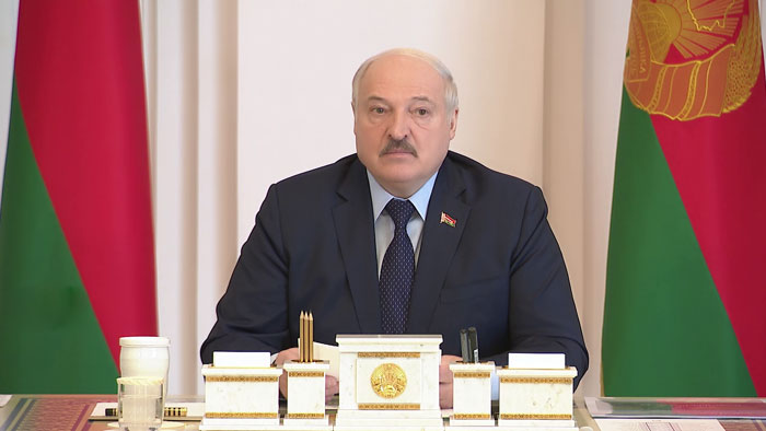 Помните про «10 дней – и всё» на совещании у Лукашенко? Узнали, как идёт подготовка к весеннему севу