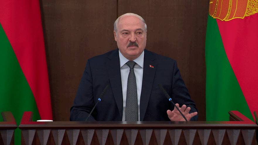 Лукашенко: социальные обязательства по повышению уровня жизни населения должны быть выполнены