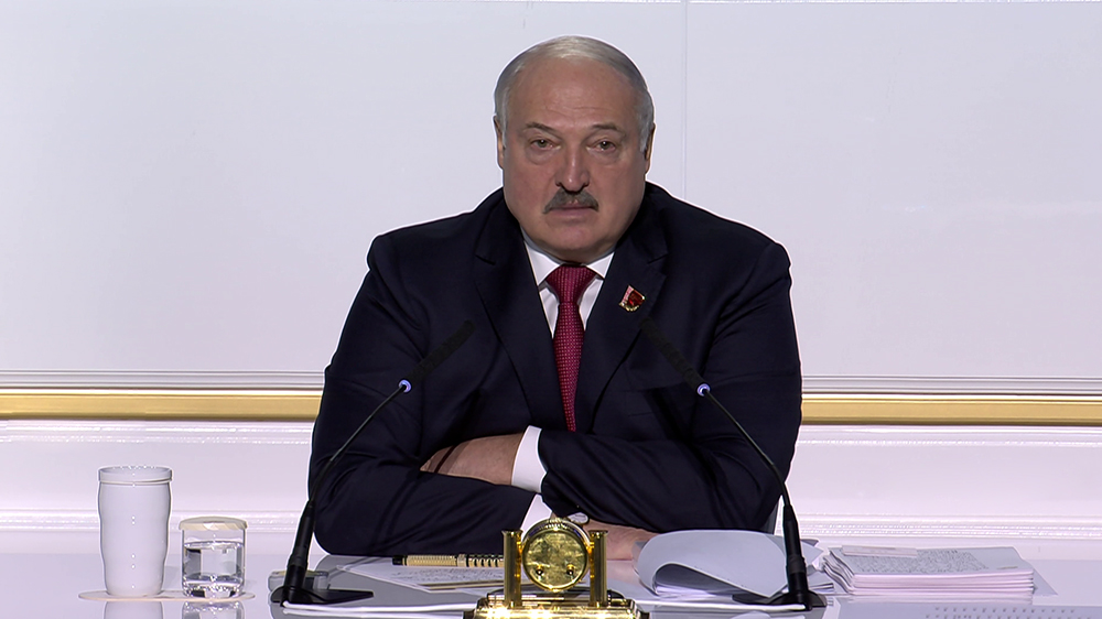 Президент: давайте честно признаем, мы никогда ещё так не жили хорошо, как сейчас