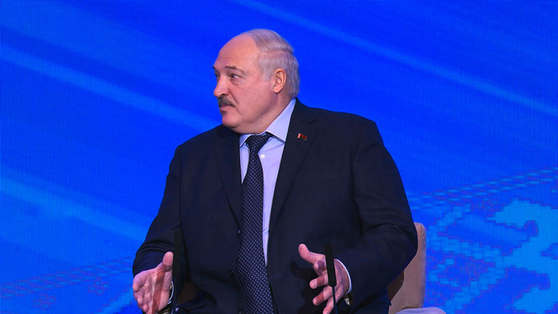 Лукашенко пообещал продлить программу семейного капитала