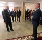 Александр Лукашенко о критике мер борьбы с коронавирусом: «Все смотрят, за что бы укусить Беларусь»